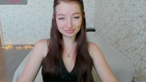 Snapshot of lissa_cristal_ chatting on June 26, 2026, 10:19 am lissa_cristal_ online show from June 26, 2026, 10:19 am