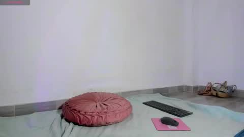 lissa_petitee online show from December 15, 2025, 8:13 pm