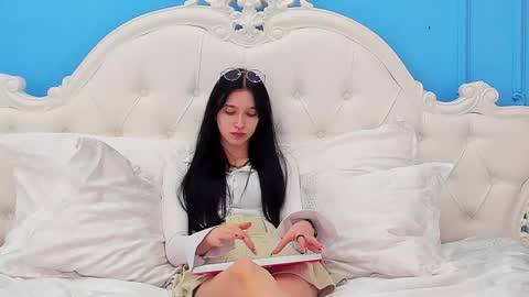 LissaAllison online show from March 5, 2025, 8:10 am