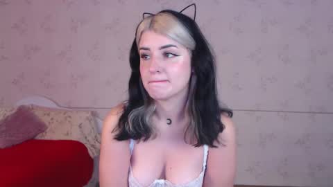 Alice Dont forget to thumbs up its very important  online show from November 26, 2025, 8:37 am