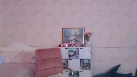 Alice Dont forget to thumbs up its very important  online show from April 2, 2026, 10:24 am