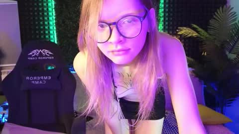 Lena online show from October 7, 2025, 2:20 am