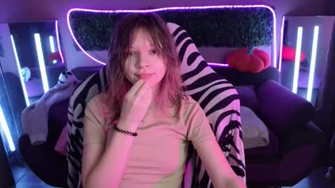 Lena online show from November 18, 2025, 9:03 am