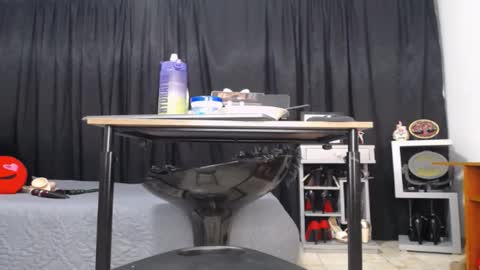 LITA a sexy milf online show from February 24, 2025, 9:31 pm