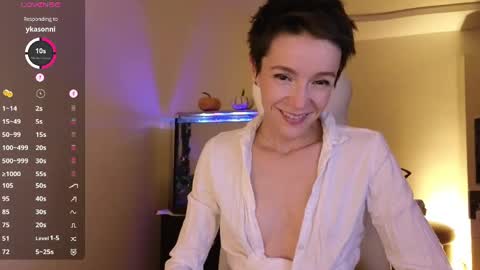 Alisa online show from October 6, 2025, 8:17 pm