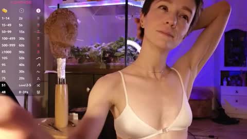 Alisa online show from November 19, 2025, 4:29 pm