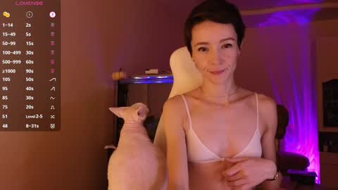 Alisa online show from December 1, 2025, 9:31 pm