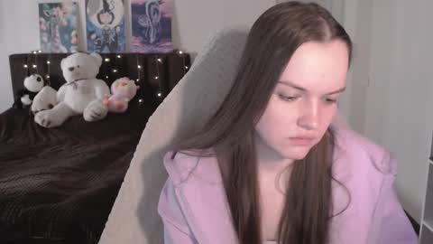 little__flowers online show from March 22, 2026, 11:35 am