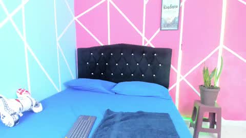 Snapshot of little_angelsky chatting on March 2, 2025, 3:02 am Michelle. online show from March 2, 2025, 3:02 am