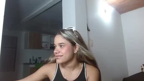 Snapshot of little_babyboo_ chatting on June 18, 2026, 2:56 am Catalina online show from June 18, 2026, 2:56 am