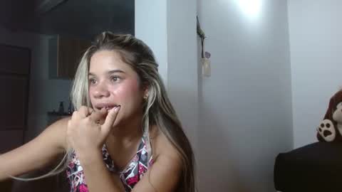 Snapshot of little_babyboo_ chatting on June 22, 2026, 3:25 am Catalina online show from June 22, 2026, 3:25 am