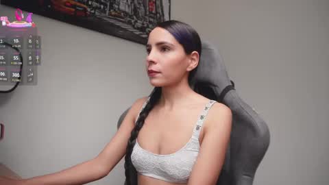 Help me reach 100 likes online show from April 10, 2026, 7:40 pm