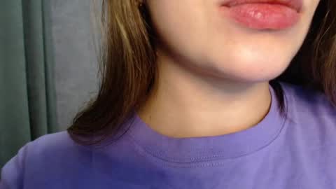 Snapshot of little_mia__ chatting on February 1, 2025, 8:26 pm Mia Im online every day 1530 PM in New York 2030 PM in London online show from February 1, 2025, 8:26 pm