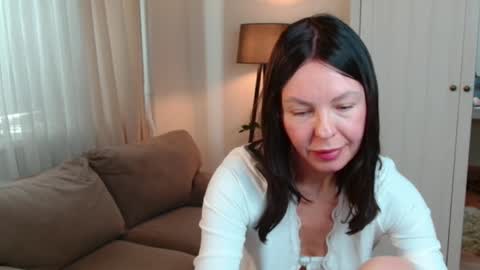 Nicole online show from February 19, 2026, 12:23 pm