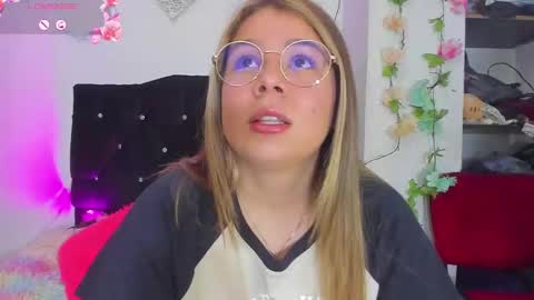 Tifanny online show from February 26, 2025, 2:36 pm