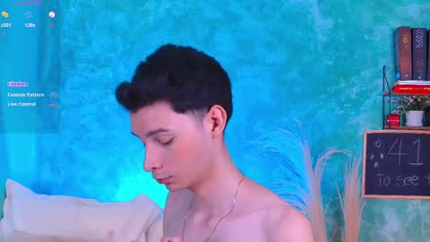 Snapshot of little_twiink chatting on September 13, 2025, 2:33 am Juan Ferrer online show from September 13, 2025, 2:33 am