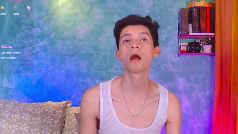 Snapshot of little_twiink chatting on November 5, 2025, 2:55 am Juan Ferrer online show from November 5, 2025, 2:55 am