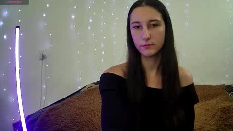 LittleAhWitch online show from October 9, 2025, 9:18 am