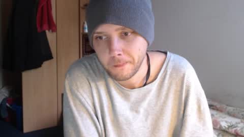 littlealien7 online show from May 27, 2026, 1:13 am