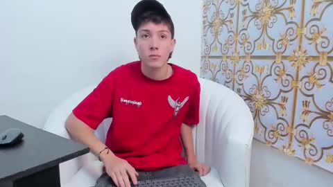 DANNY online show from November 16, 2025, 3:39 pm