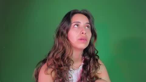 Snapshot of littlee_emma_ chatting on September 21, 2025, 3:30 am littlee_emma_ online show from September 21, 2025, 3:30 am