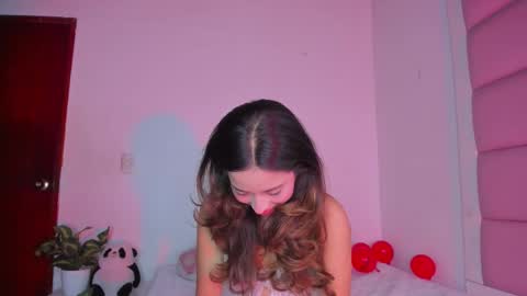 Snapshot of littlee_emma_ chatting on September 25, 2025, 3:54 am littlee_emma_ online show from September 25, 2025, 3:54 am