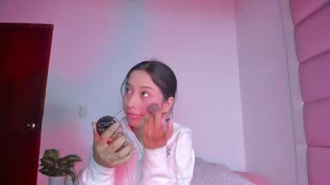 Snapshot of littlee_emma_ chatting on October 1, 2025, 3:12 am littlee_emma_ online show from October 1, 2025, 3:12 am