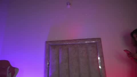 Snapshot of littlee_emma_ chatting on April 19, 2026, 12:00 am littlee_emma_ online show from April 19, 2026, 12:00 am