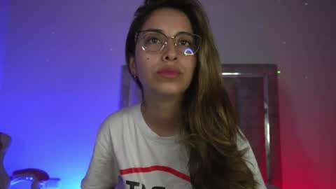 littlee_emma_ online show from July 3, 2026, 1:34 am