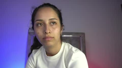 littlee_emma_ online show from July 21, 2026, 11:40 pm