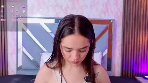 Snapshot of littleesara18 chatting on May 25, 2026, 11:27 am Sara online show from May 25, 2026, 11:27 am