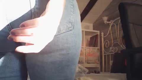 Your little flower  online show from April 8, 2026, 3:34 pm