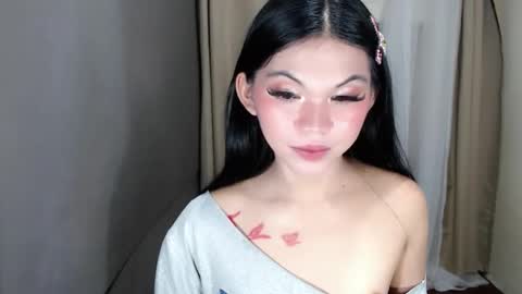 littlelace_ online show from May 15, 2026, 11:34 pm