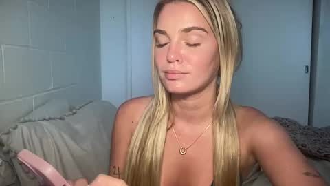 Marciabrady online show from February 19, 2025, 11:57 pm