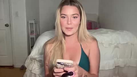 Marciabrady online show from September 18, 2025, 7:38 pm