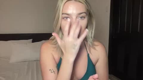 Marciabrady online show from November 10, 2025, 4:00 am