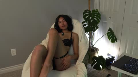 Snapshot of littlemiss_kira chatting on May 31, 2026, 3:04 am Kira online show from May 31, 2026, 3:04 am