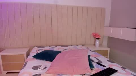 im olivia IG littleolivia01 online show from March 13, 2026, 1:51 pm