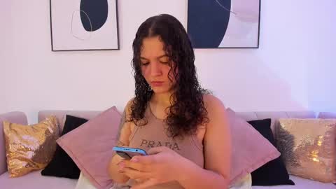 Snapshot of littlesoffi_gh chatting on February 19, 2025, 8:22 am    online show from February 19, 2025, 8:22 am