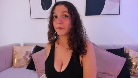 Snapshot of littlesoffi_gh chatting on February 22, 2025, 2:41 pm    online show from February 22, 2025, 2:41 pm