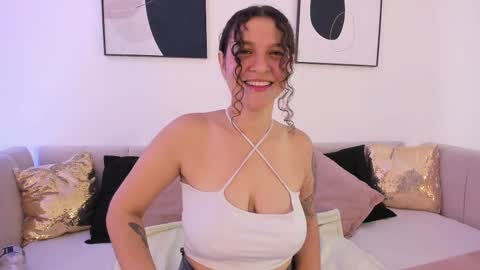 Snapshot of littlesoffi_gh chatting on March 1, 2025, 12:01 pm    online show from March 1, 2025, 12:01 pm