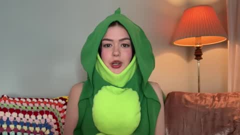 Snapshot of littlesugarpea chatting on January 8, 2025, 12:17 am Little Sugar Pea online show from January 8, 2025, 12:17 am