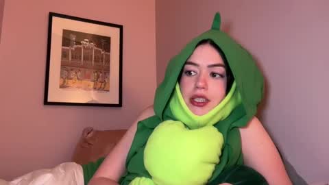 Snapshot of littlesugarpea chatting on January 9, 2025, 2:43 am Little Sugar Pea online show from January 9, 2025, 2:43 am