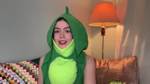 Snapshot of littlesugarpea chatting on January 12, 2025, 3:49 am Little Sugar Pea online show from January 12, 2025, 3:49 am