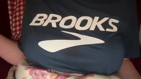 Snapshot of littlesugarpea chatting on September 24, 2025, 12:14 am Little Sugar Pea online show from September 24, 2025, 12:14 am