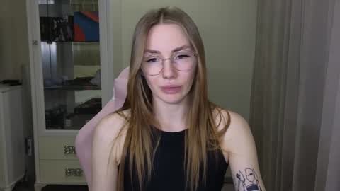 Eliana online show from December 9, 2024, 3:00 pm