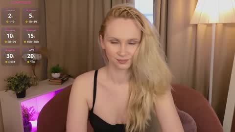 Snapshot of livia_place chatting on May 28, 2026, 1:30 pm Livia online show from May 28, 2026, 1:30 pm