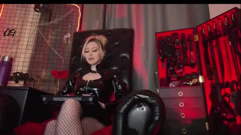 Liya Ray online show from March 26, 2026, 8:20 am