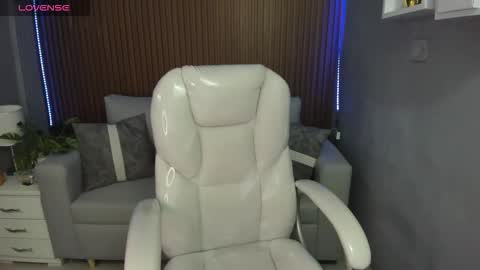 Snapshot of liz_bohemia chatting on November 8, 2025, 2:56 am LIZ online show from November 8, 2025, 2:56 am