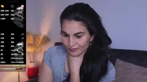 Snapshot of liz_devine chatting on January 2, 2025, 6:56 pm liz online show from January 2, 2025, 6:56 pm